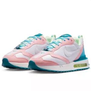 NIB NIKE AIR MAX DAWN